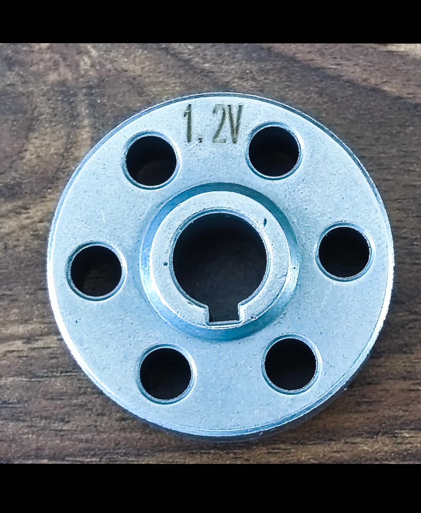 Huzaltovábbító görgő